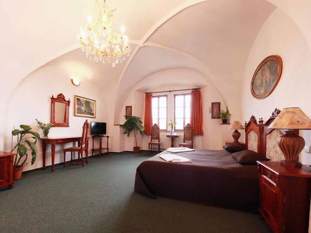 Hotel Zlaty Kohout Mlada Boleslav Exterior photo