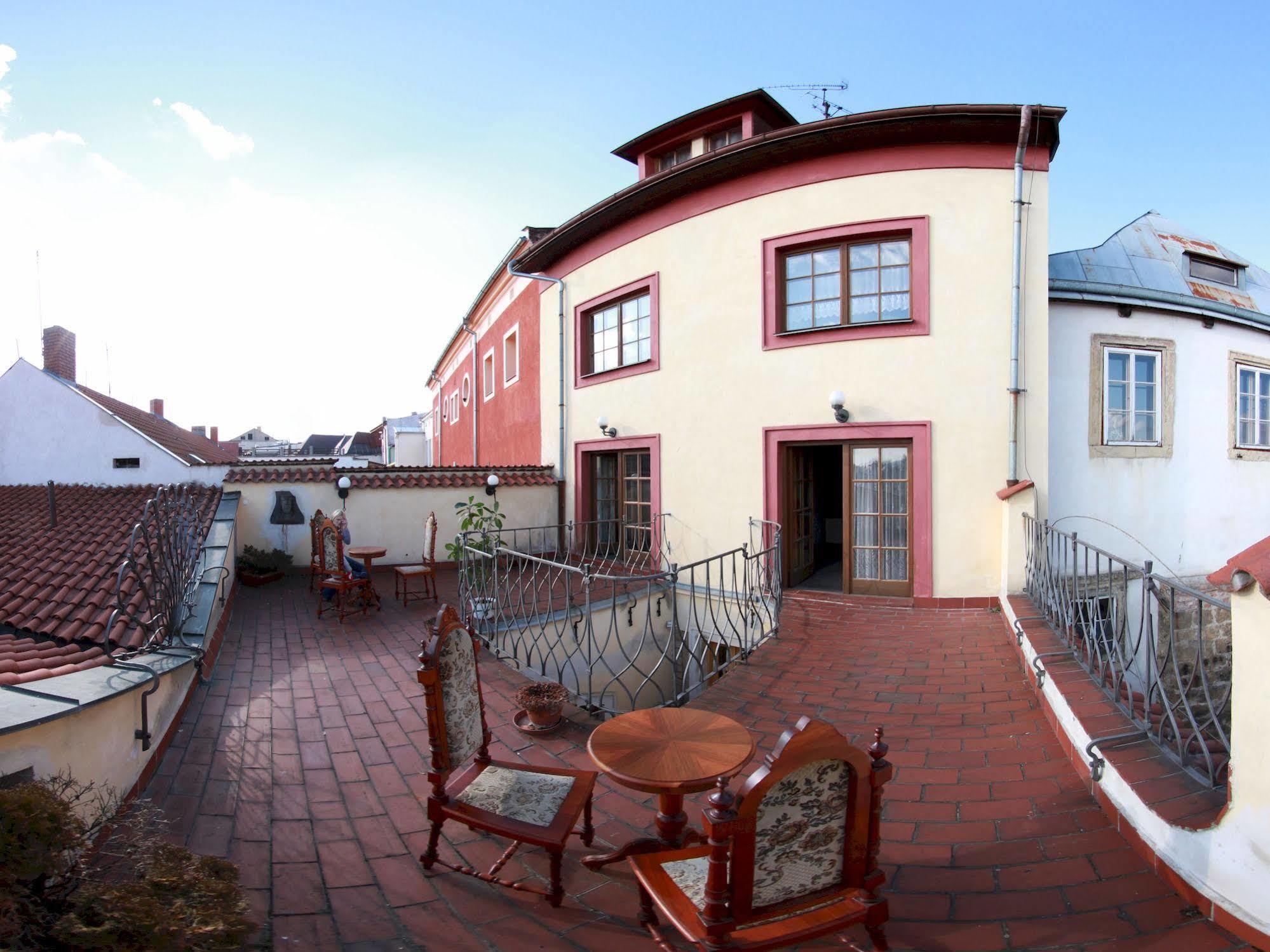 Hotel Zlaty Kohout Mlada Boleslav Exterior photo
